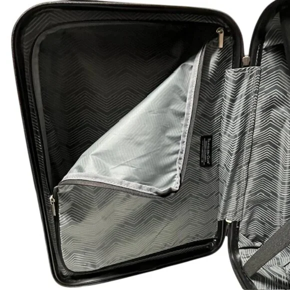 TRAVELERS CLUB Camilla Collection 20” Hardshell Expandable Carryon Suitcase NWT - Picture 13 of 16